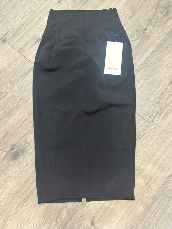 lululemon athletica Dresses & Skirts - Lululemon nulu high rise midi black Women's Skirt new with tags size 4